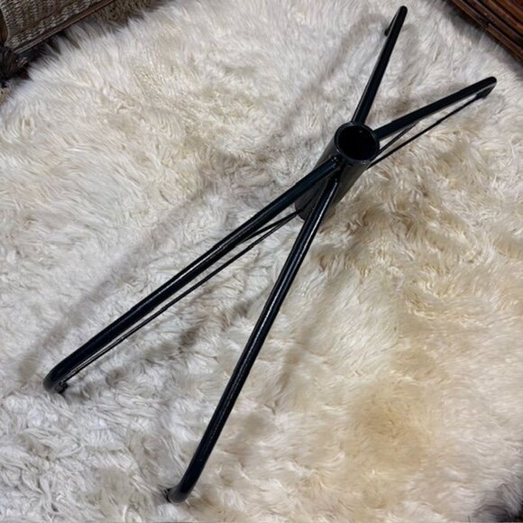 Green Metal Heavy Duty(up to 12ft Tree) No Assembly Folding Christmas Tree Stand - Picture 6 of 11